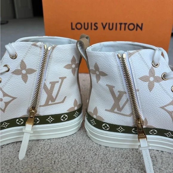 Louis Vuitton Monogram White & Green High-Top Sneakers - Picture 11 of 13